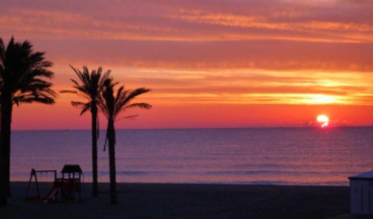 Apartamentos Deluxe Roquetas De Mar Con Golf Y Piscina Climatizada, Parking Privado Vicar Luaran gambar